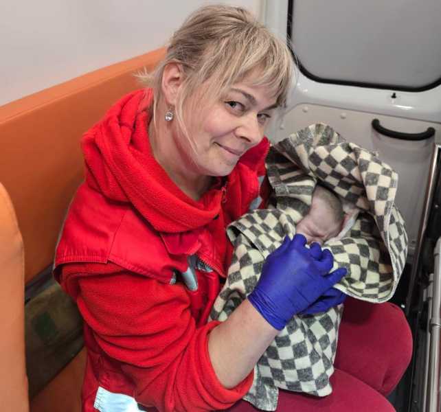 В Новороссийске ночью приняли роды в машине &laquo;скорой&raquo; прямо на трассе