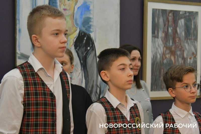 В Новороссийске открылась выставка работ, посвященных участникам СВО