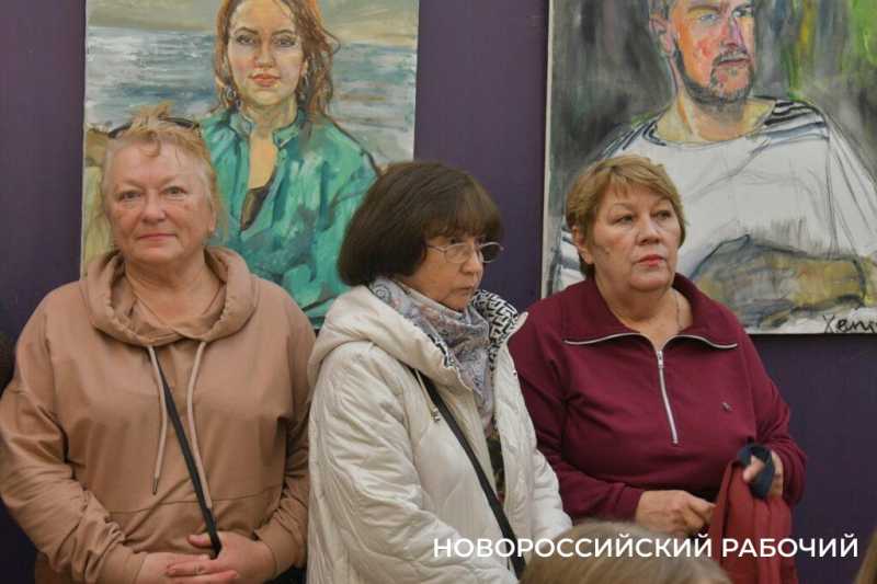 В Новороссийске открылась выставка работ, посвященных участникам СВО