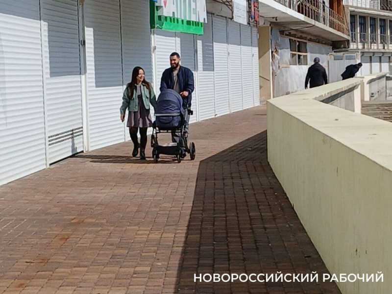 В Новороссийске открыли сезон пикников на берегу моря