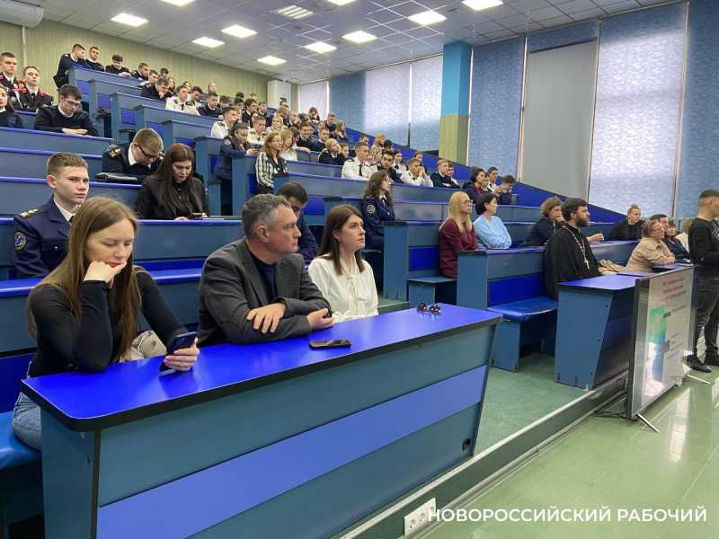 В Новороссийске поборолись с нехорошими словами