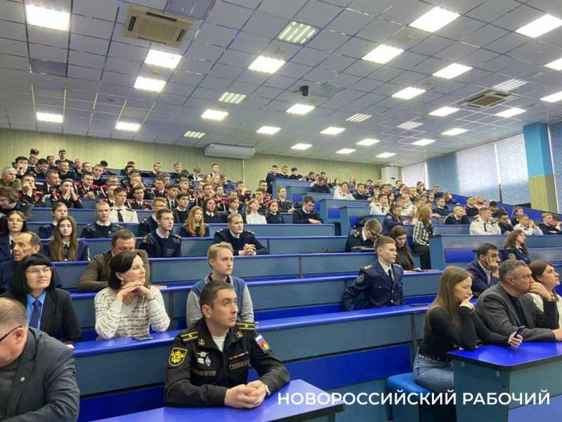 В Новороссийске поборолись с нехорошими словами