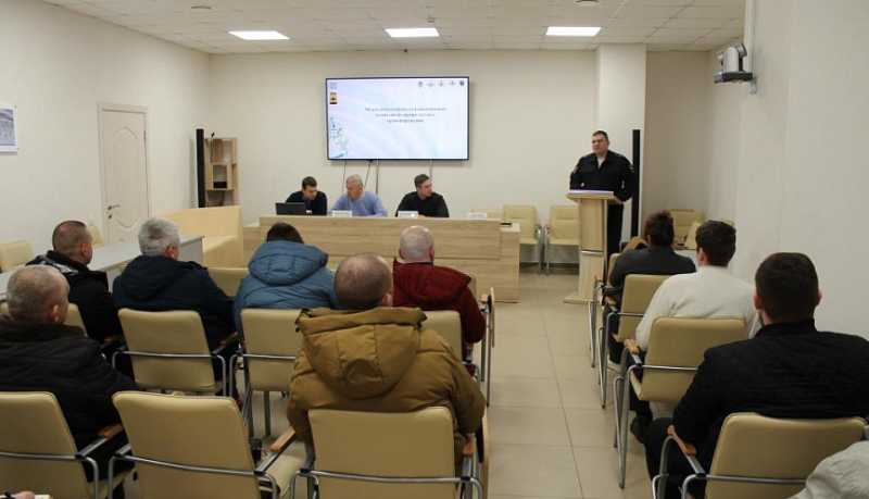 В Новороссийске полицейские во взаимодействии с представителями администрации проводят обучающие семинары по профилактике дистанционного мошенничества