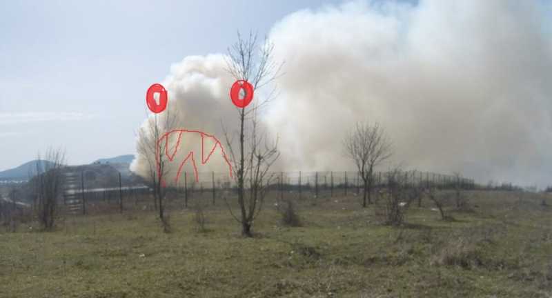В Новороссийске пожар на свалке чуть не добрался до леса
