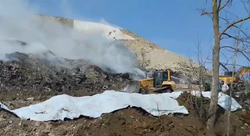 В Новороссийске продолжаются работы по ликвидации тления на мусорном полигоне