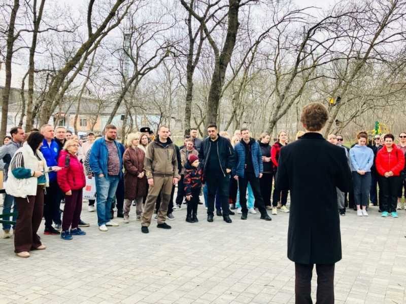 В Новороссийске проходят субботники