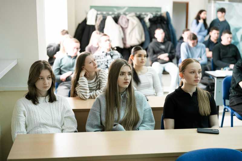 В Новороссийске прошла презентации книги «Помогаем старшим», написанной волонтером