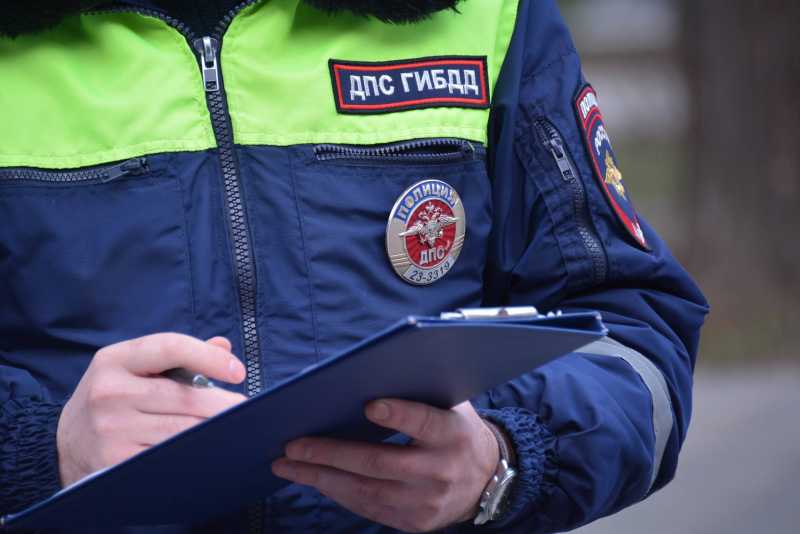 В Новороссийске водитель погиб, выставляя аварийный знак после ДТП