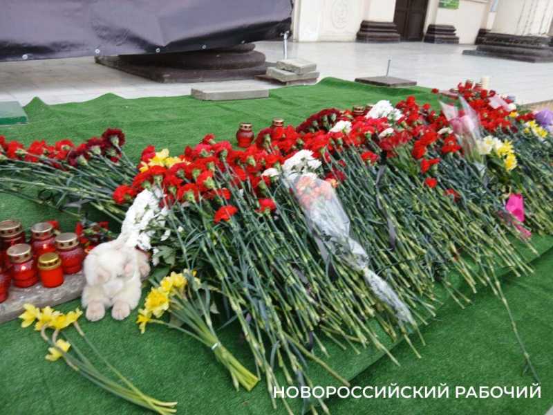 Жители Новороссийска почтили память погибших в «Крокус Сити Холле»