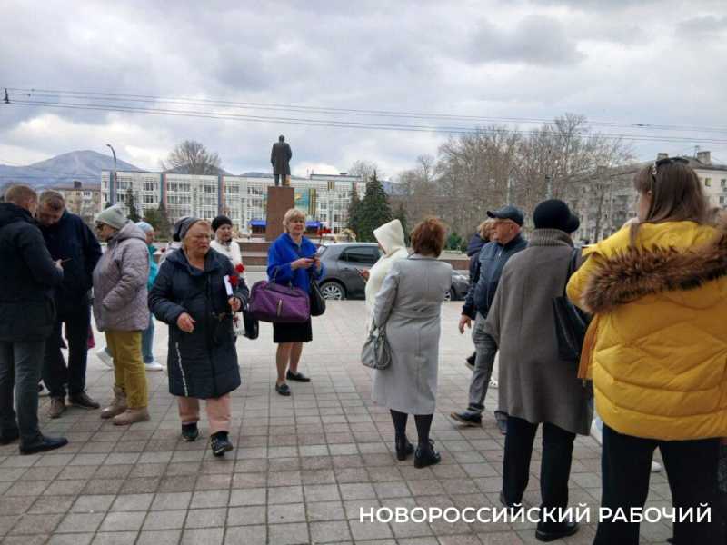 Жители Новороссийска почтили память погибших в «Крокус Сити Холле»
