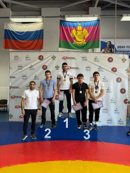 8 борцов из Новороссийска будут бороться за право выступить на чемпионате России
