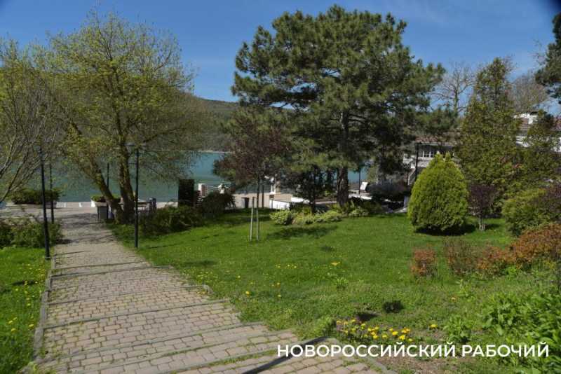 Абрау-Дюрсо в ожидании начала сезона. Фоторепортаж «НР»