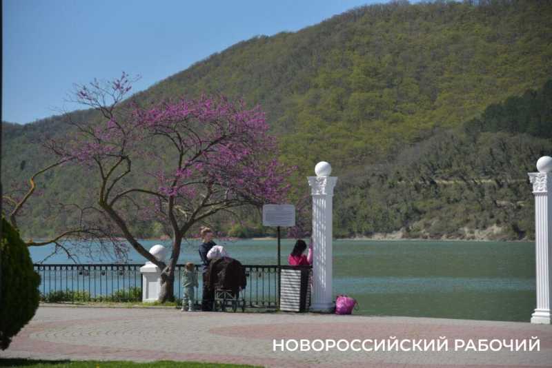 Абрау-Дюрсо в ожидании начала сезона. Фоторепортаж «НР»