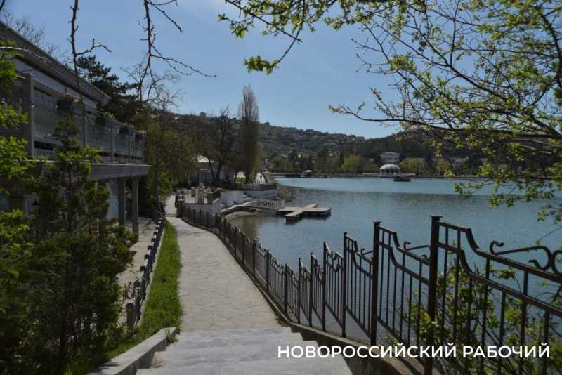 Абрау-Дюрсо в ожидании начала сезона. Фоторепортаж «НР»