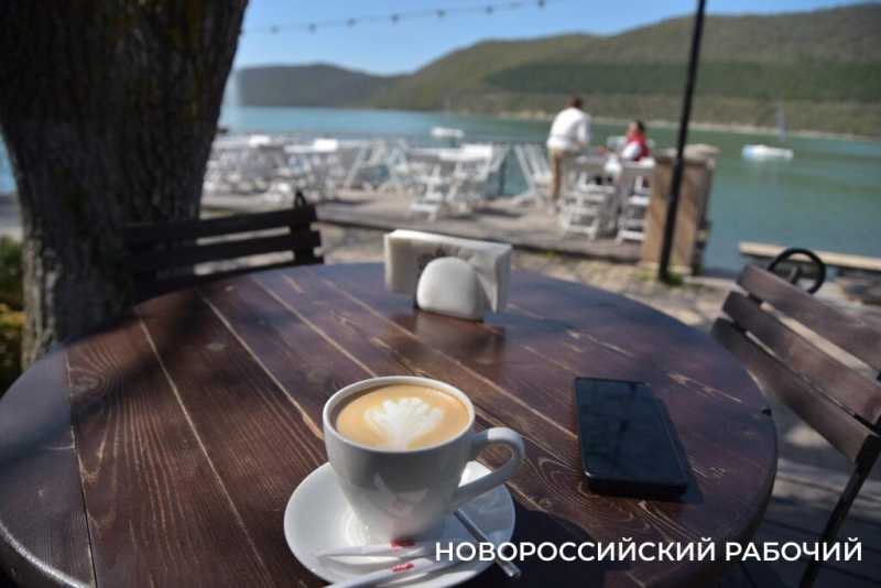 Абрау-Дюрсо в ожидании начала сезона. Фоторепортаж «НР»