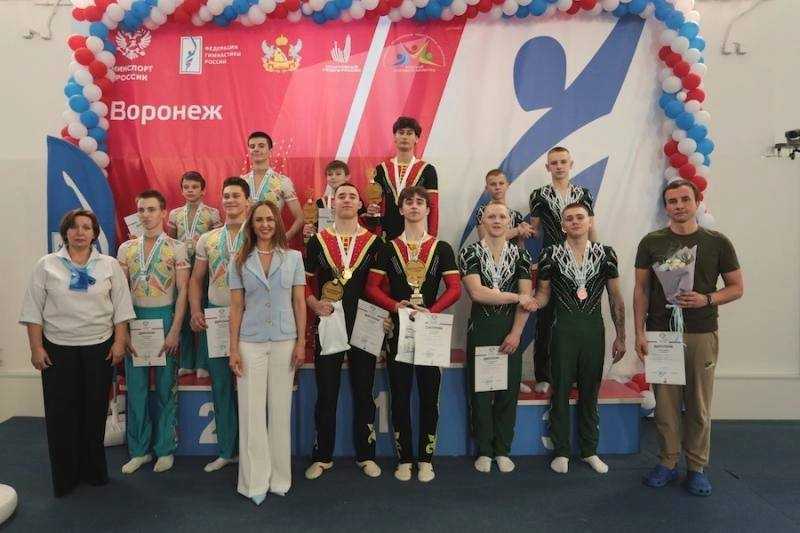 Акробаты Новороссийска  стали лучшими в России среди 13-19-летних