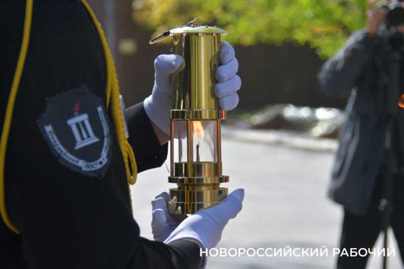 Частичка новороссийского Вечного огня &ndash; на пути в Москву