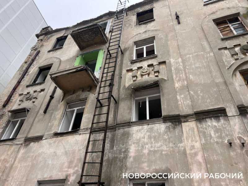 Дореволюционный Новороссийск исчезает. Сносят здание бывшего пивоваренного завода «Бавария»