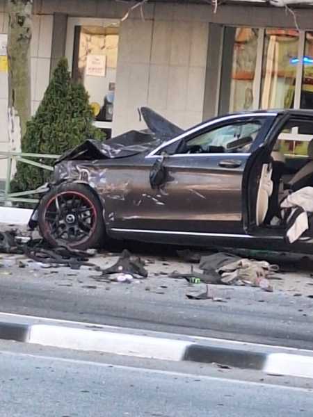 Два человека скончались в страшном ДТП в центре Новороссийска