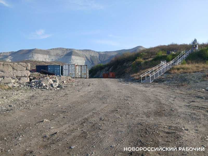 К братской могиле у дзота «Сарайчик»  дорогу забетонируют ко Дню освобождения Новороссийска