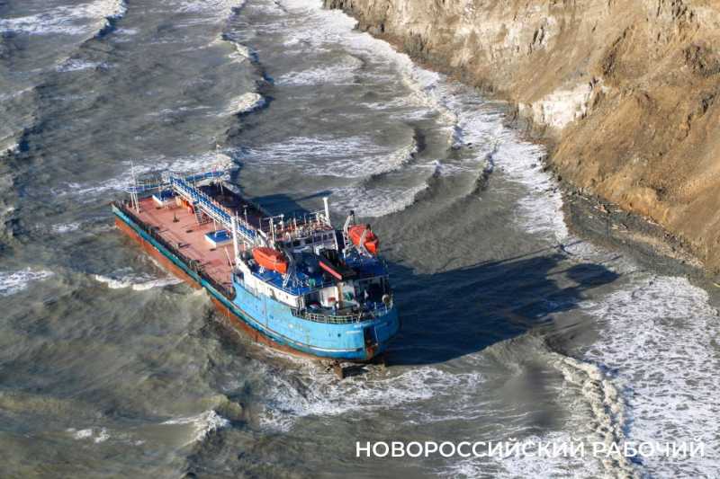Катастрофа в Керченском проливе произошла из-за того, что танкера вышли в море не по сезону