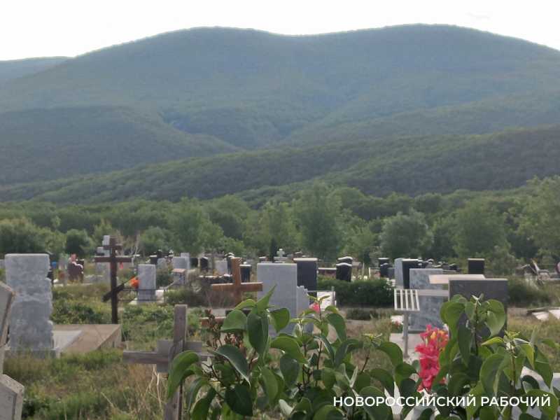 На Радоницу в Новороссийске пустят дополнительные маршруты к двум кладбищам