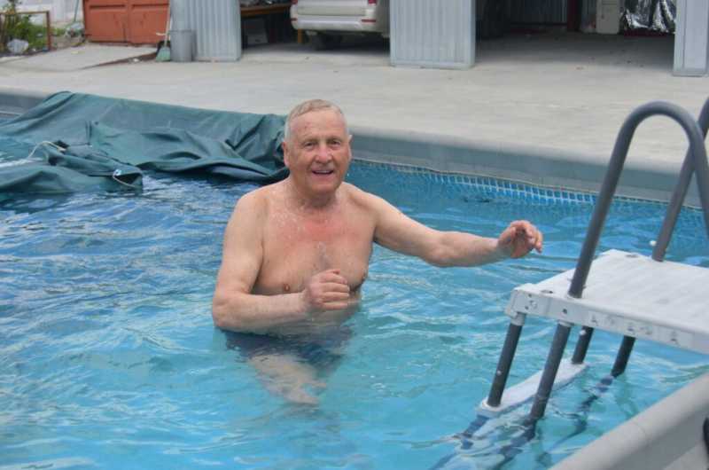 Новороссиец Александр Нечман стал отцом в 68 лет