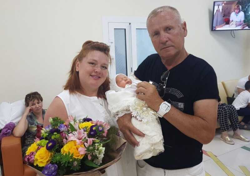 Новороссиец Александр Нечман стал отцом в 68 лет