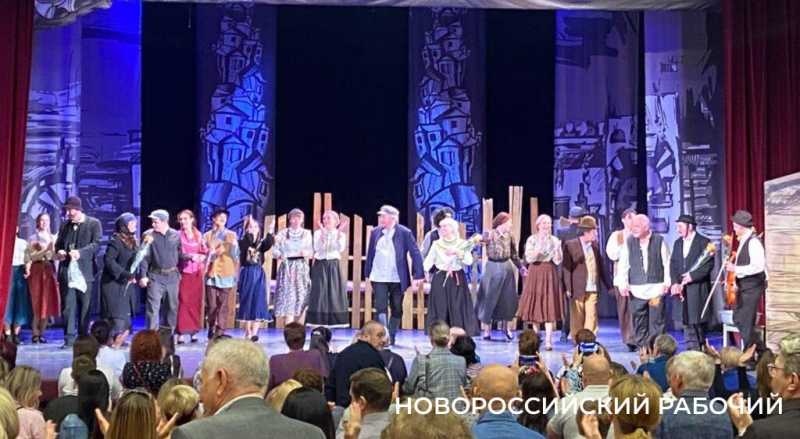 Новороссийцы объяснили жителям Новочеркасска, что такое &laquo;смех сквозь слезы&raquo;