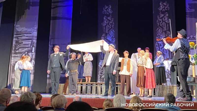 Новороссийцы объяснили жителям Новочеркасска, что такое &laquo;смех сквозь слезы&raquo;