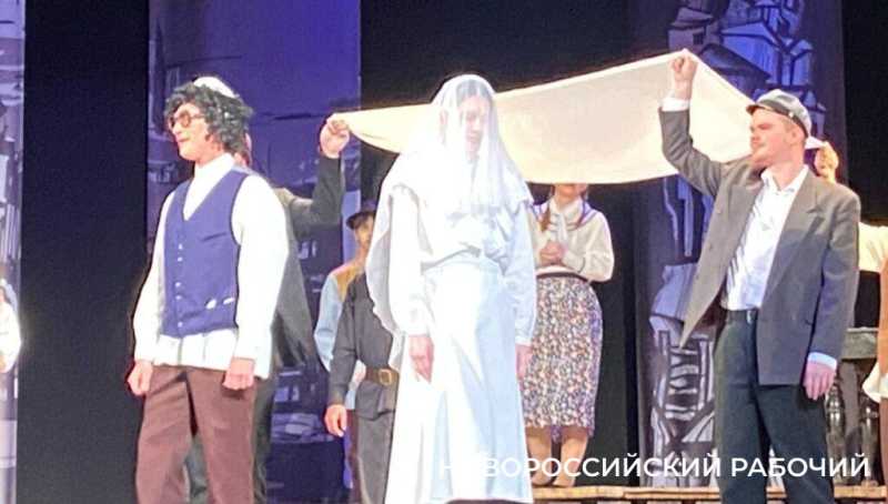 Новороссийцы объяснили жителям Новочеркасска, что такое &laquo;смех сквозь слезы&raquo;