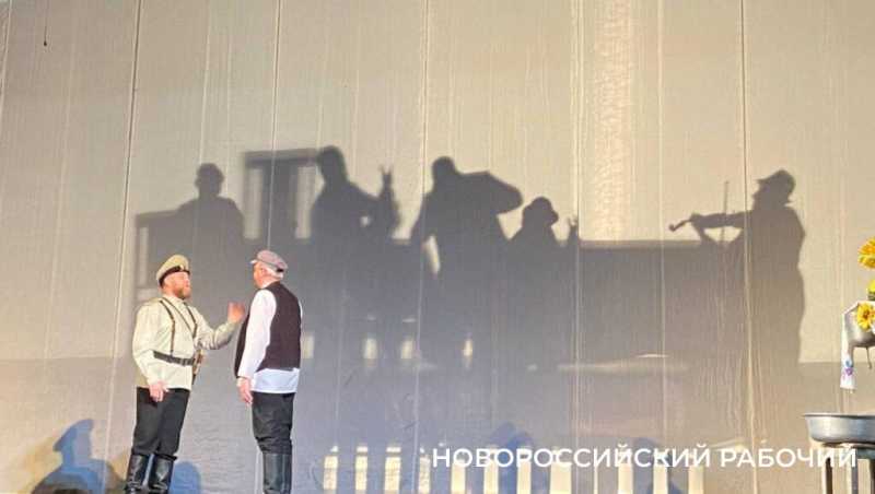 Новороссийцы объяснили жителям Новочеркасска, что такое &laquo;смех сквозь слезы&raquo;