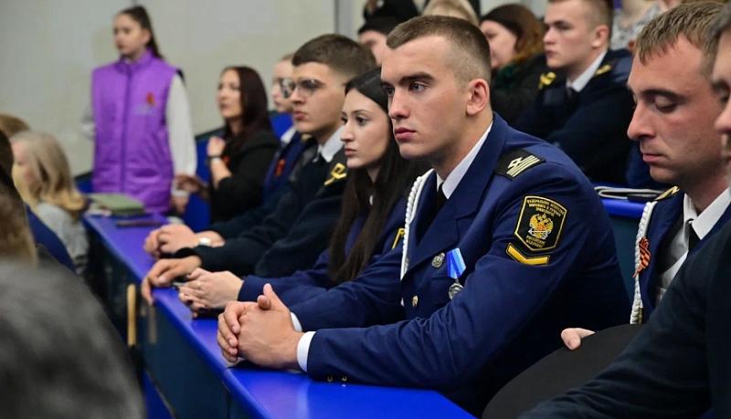 Первая студенческая ярмарка вакансий объединила свыше 150 участников из вузов и колледжей города-героя Новороссийска