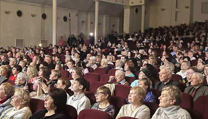 «Песни победителей»: в городе-герое Новороссийске концерт с участием симфонических оркестров посвятили 80-летию Великой Победы