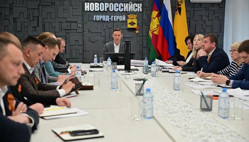 Подготовку к Радонице и предстоящим майским праздникам обсудили на планерном совещании в администрации Новороссийска