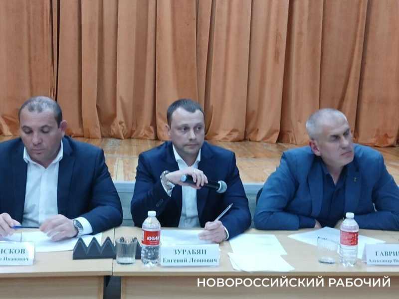 Причины пожара — неизвестны, переносить — некуда, реконструкция — будет. В Новороссийске прошла встреча с жителями по вопросу горящей свалки