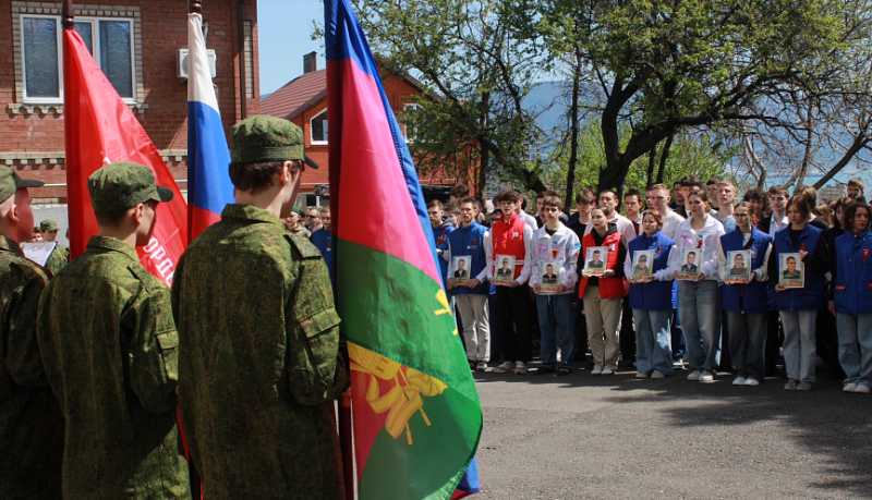 Студенты НКСЭ в рамках акции «Сад памяти» высадили деревья в память о выпускниках колледжа, погибших на СВО
