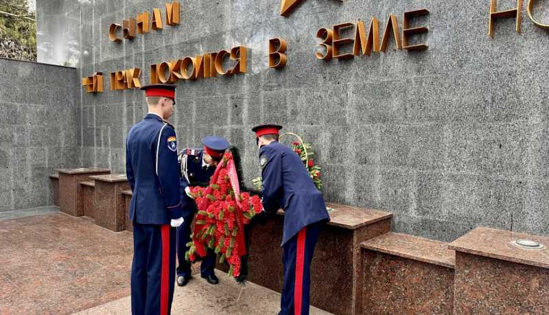 Участники Всероссийской профильной казачьей смены «Атаманы XXI века» побывали на экскурсии в городе-герое Новороссийске