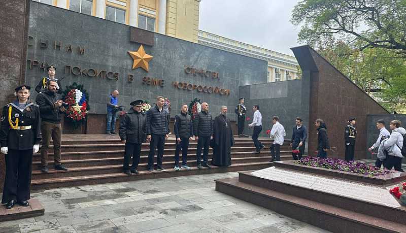 В городе-герое Новороссийске дан старт Всекубанской эстафете &laquo;Спортсмены Кубани &ndash; в ознаменование Победы в Великой Отечественной войне!&raquo;
