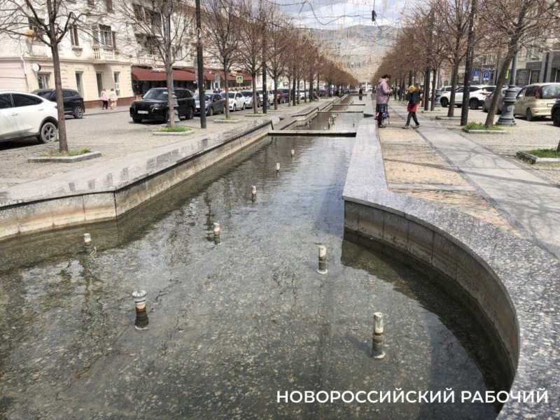 В Новороссийске фонтаны пробуют свои силы после длинной зимы