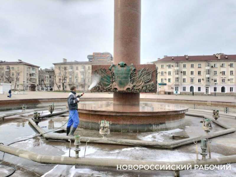 В Новороссийске фонтаны пробуют свои силы после длинной зимы
