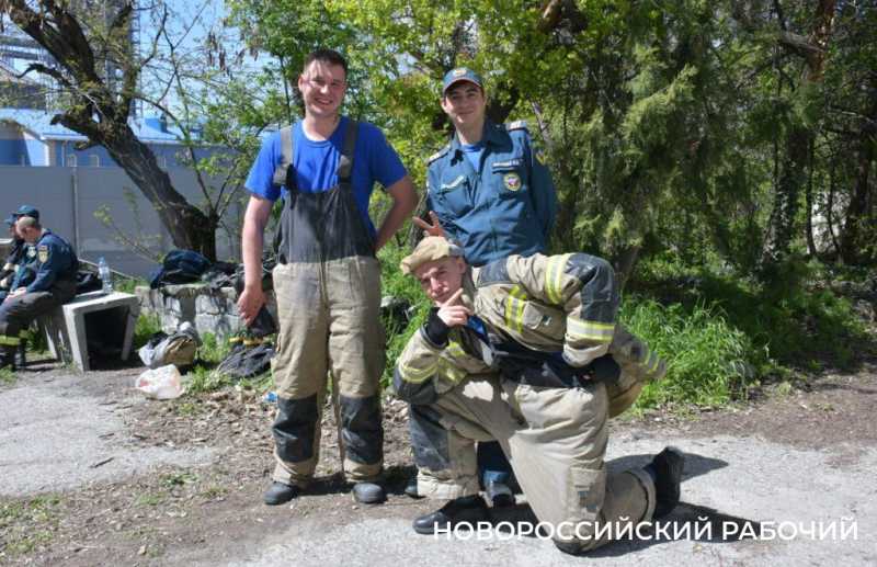 В Новороссийске Гошу на пожаре спасли 10 раз подряд. Прошли соревнования пожарных и спасателей