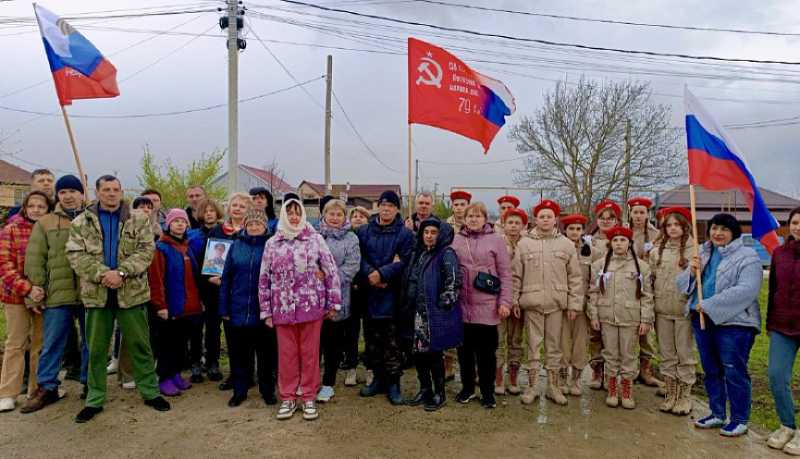 В Новороссийске и станицах посадили деревья в память о героях войны