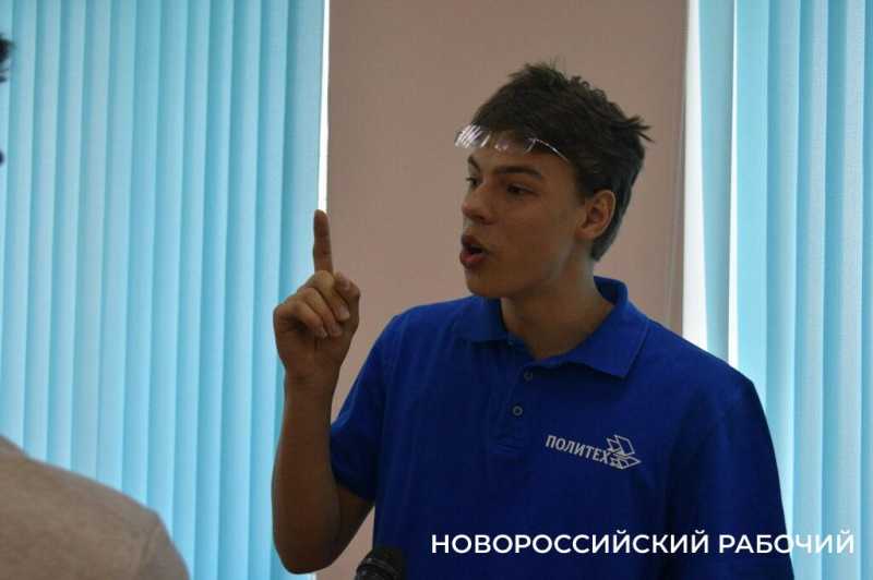 В Новороссийске на скорость собирают спилс-карты России и Кубани
