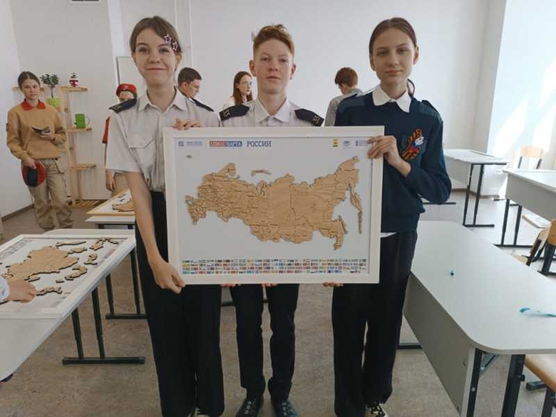 В Новороссийске на скорость собирают спилс-карты России и Кубани