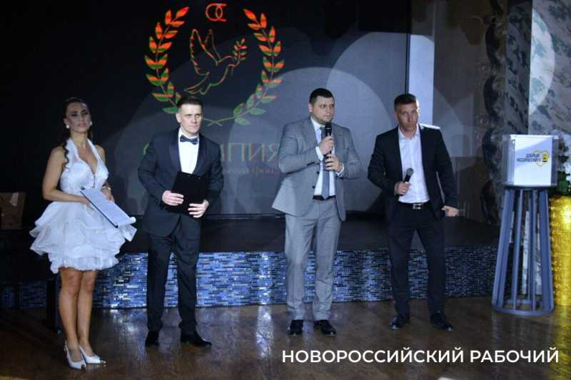В Новороссийске на вечере добрых сердец помогли тем, кто сам привык помогать