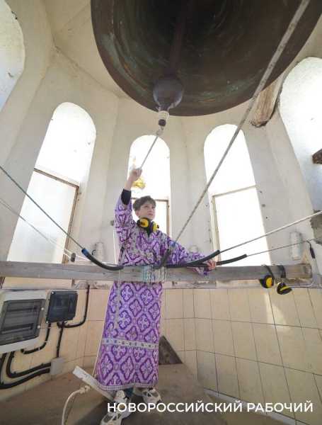 В Новороссийске о Светлой Пасхе возвестит 11-летний звонарь. На какие колокольни Новороссийска пустят всех?