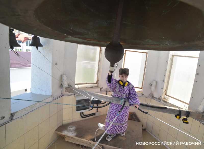 В Новороссийске о Светлой Пасхе возвестит 11-летний звонарь. На какие колокольни Новороссийска пустят всех?