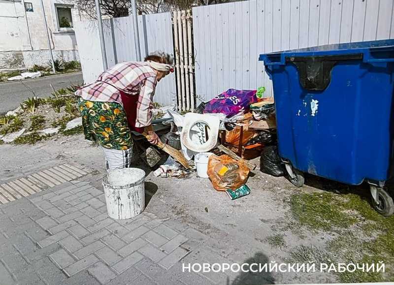 В Новороссийске пенсионерка сажает клумбы, убирает остановки  и чистит ливневки. Чтобы жителям было приятно!