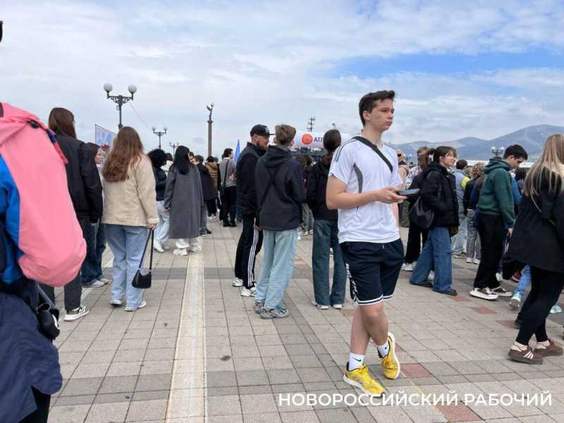 В Новороссийске провели субботу с пользой — прошли «10 тысяч шагов к жизни»!